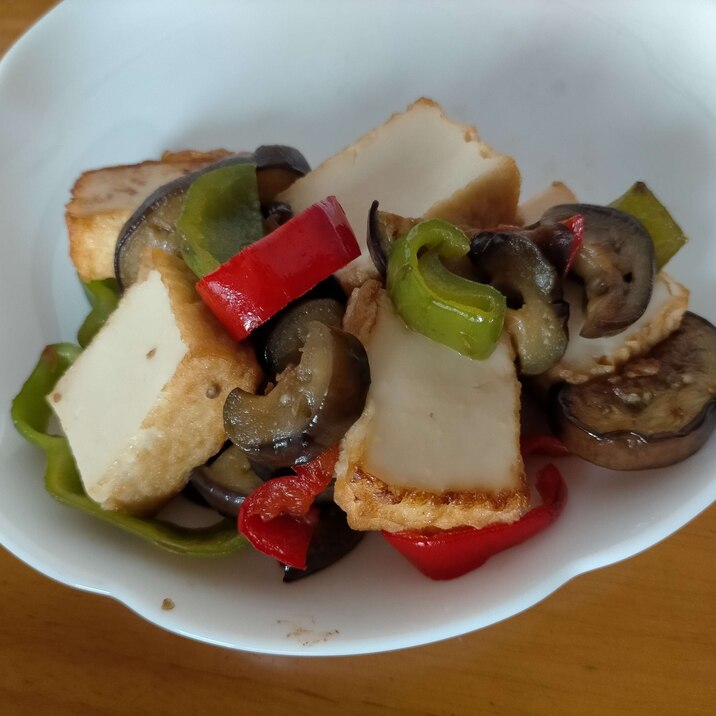 ナスとピーマンと厚揚げの炒め物